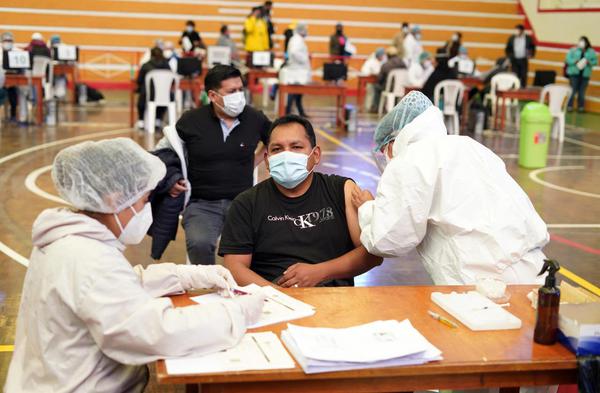 Educación reporta que casi el 80% del magisterio fue vacunado contra el COVID-19