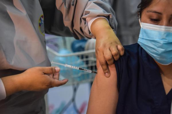 Viceministro Blanco: Covax traerá vacunas hasta aeropuertos bolivianos y garantizará cadena de frío