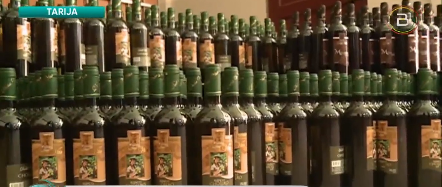 Presidente entrega a Tarija la Ley que declara a la fiesta de la vendimia chapaca como Patrimonio Cultural e Inmaterial de Bolivia