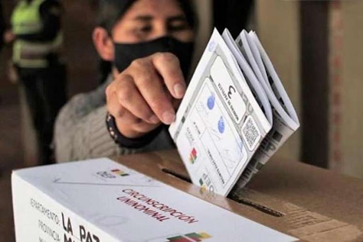 El TSE comienza a distribuir papeletas electorales para los comicios del 7 de marzo