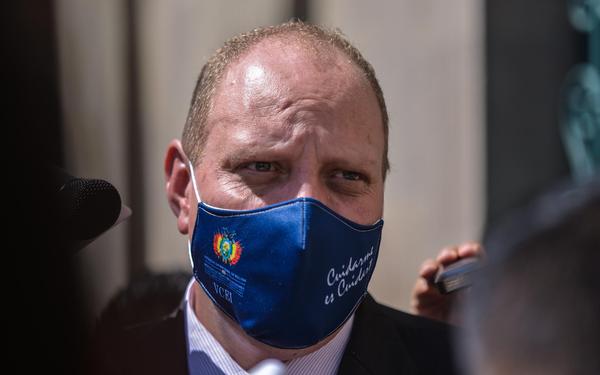 Gobierno asegura que distribución de nuevo lote de vacunas chinas será inmediata