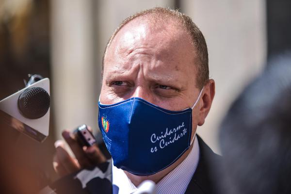 Gobierno alerta que empresas se hacen pasar por farmacéuticas para estafar en compra de vacunas anticovid