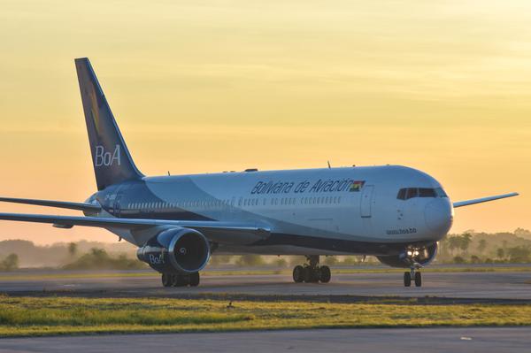 Avión de BoA anuncia periplo a China para recoger 200.000 vacunas Sinopharm y 4 millones de jeringas