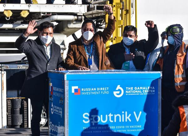 COVID-19: A un año de la llegada del primer lote de vacunas, hoy Bolivia cuenta con 22,5 millones de dosis