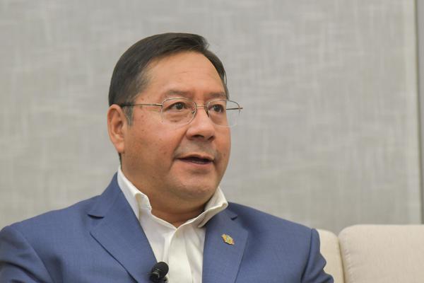 Presidente Arce recibirá la primera dosis de la vacuna contra el COVID-19 este lunes