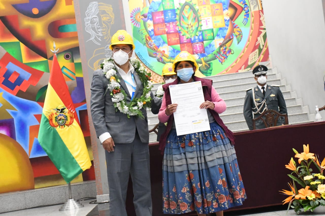 Lanzan seguro anual para trabajadores de la construcción por Bs 150