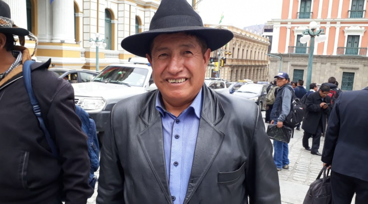 Quispe exige que lo dejen participar con otro partido, alega que UCS está inhabilitada, no él